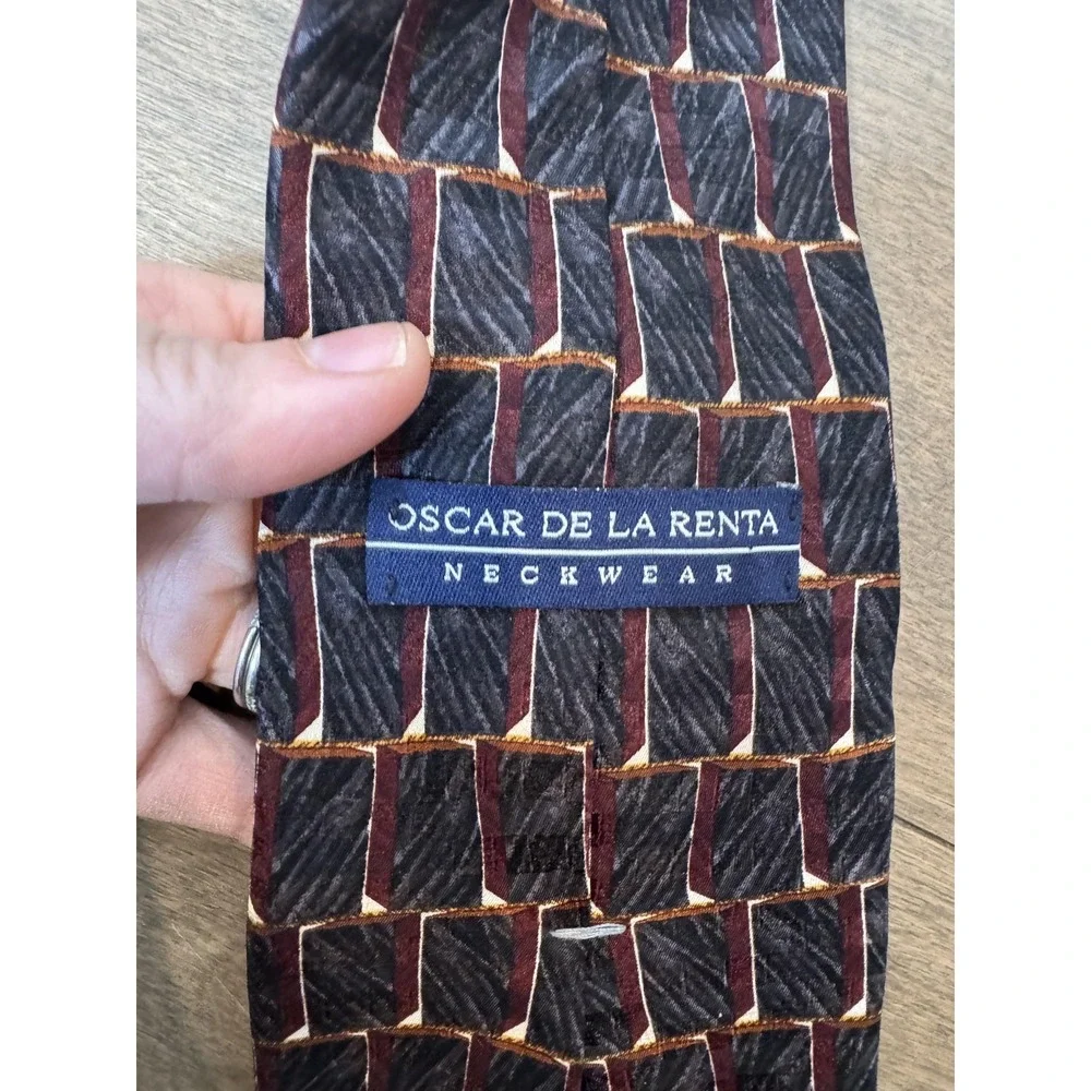 Oscar de la Renta Tie Mens‎ All Silk Geometric Pattern Burgundy Black Abstract